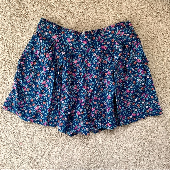 Aeropostale Pants - 🛍Flowy Floral Skort